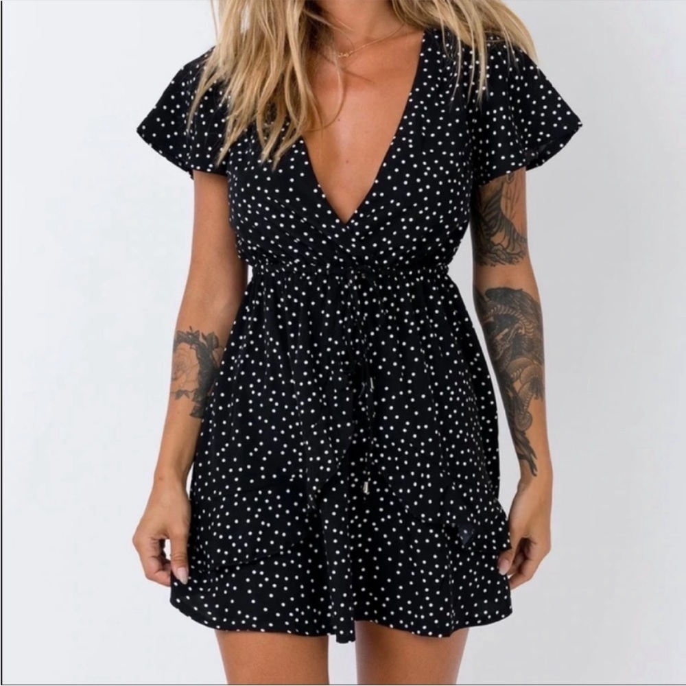 Princess Polly Bobbie black white polka dot mini dress flutter sleeves size 4
